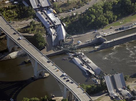 bridge that collapsed over mississippi river